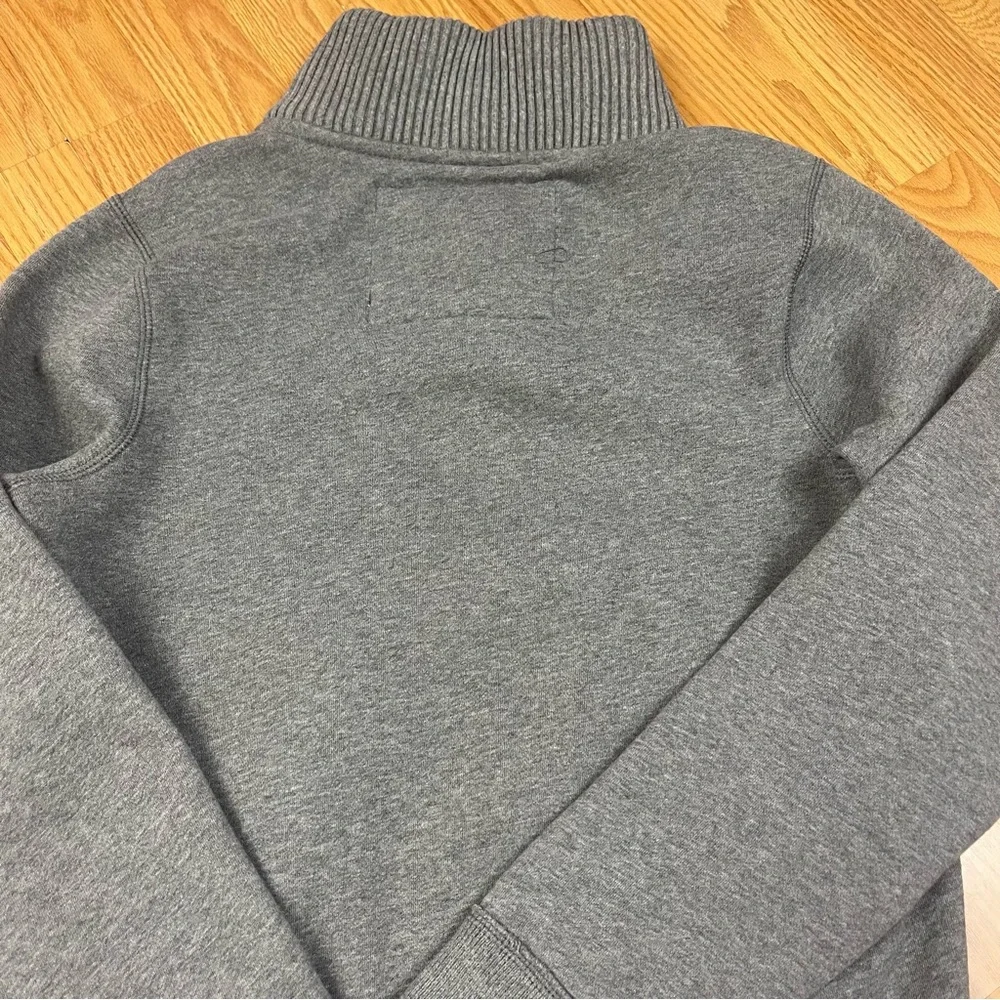 Abercrombie & Fitch Vintage Muscle Fit Gray Henley Mock Neck Sweatshirt - Picture 9 of 13